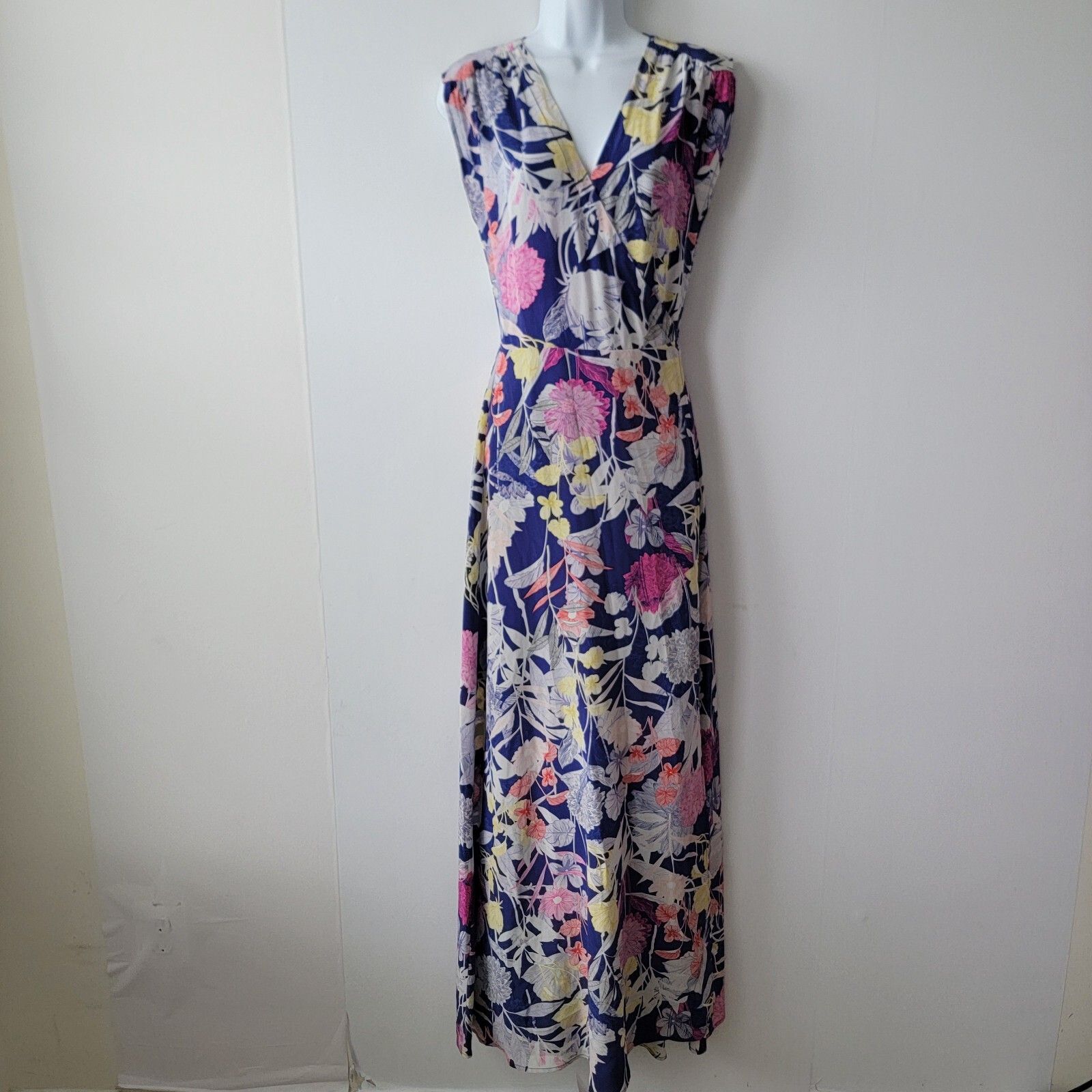 Yumi Kim Women's Swept Away Maxi Dress Size M 100% Silk Floral Wrap Sleeveless
